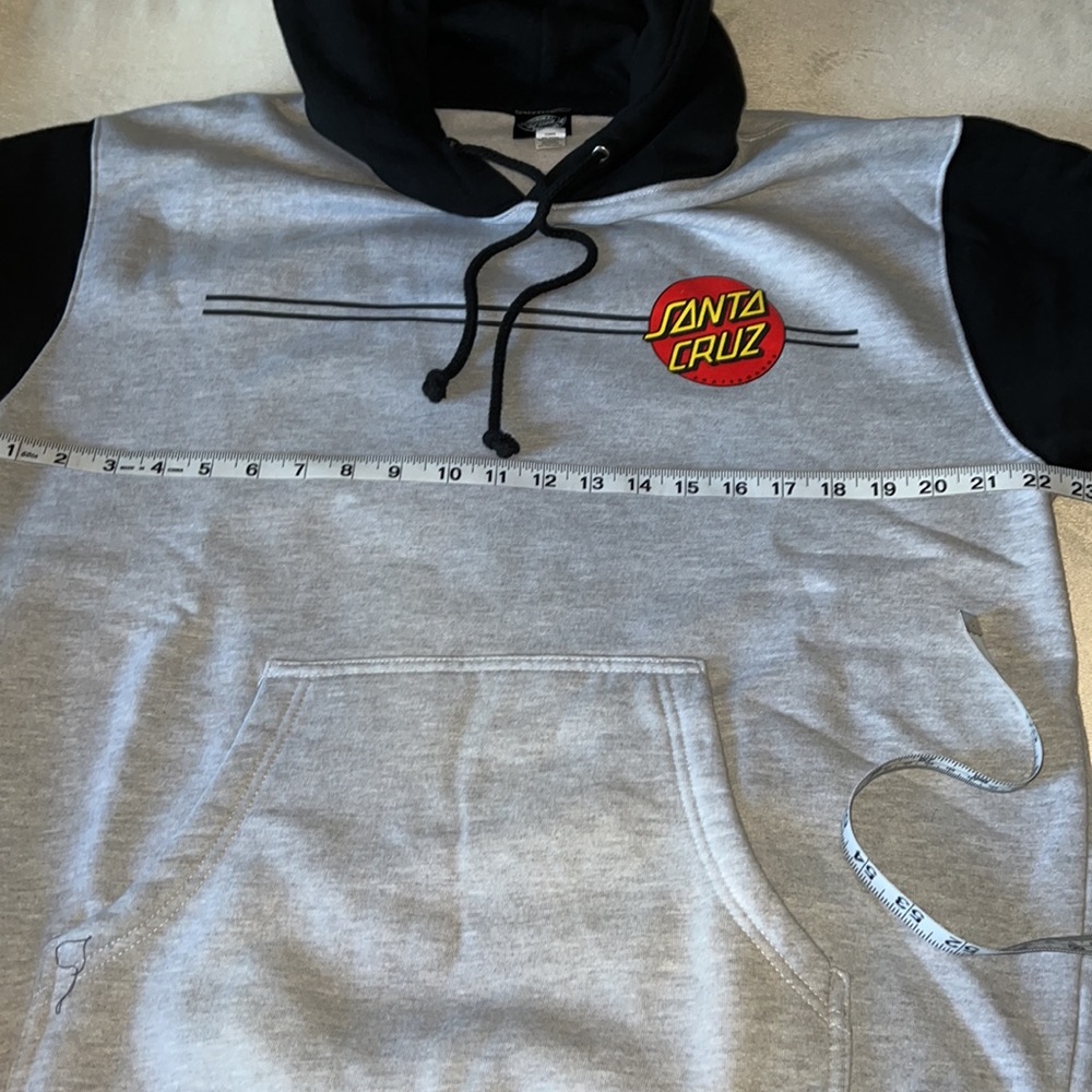 Santa Cruz Pullover Hoodie Size Medium - Picture 5 of 8